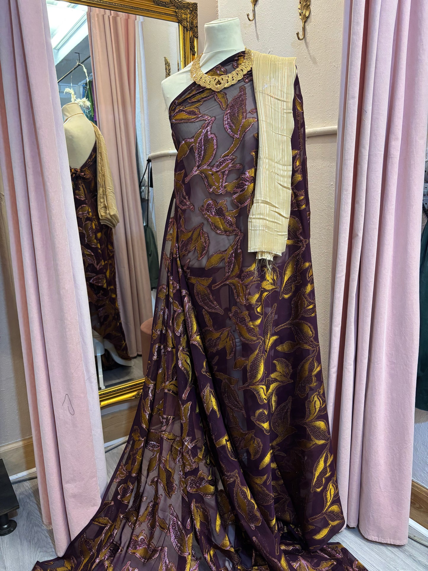 Dark purple & Gold Fransawi