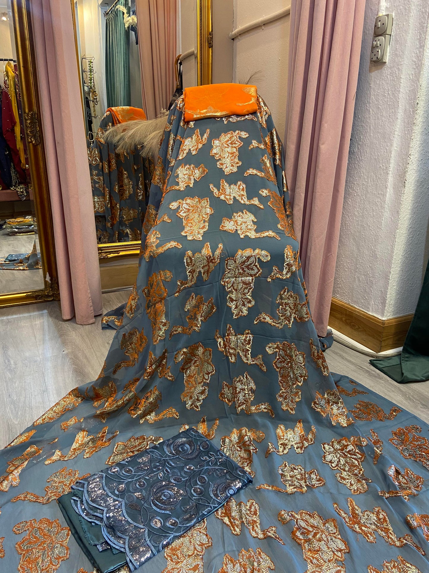 Blue & Orange Fransawi Dirac