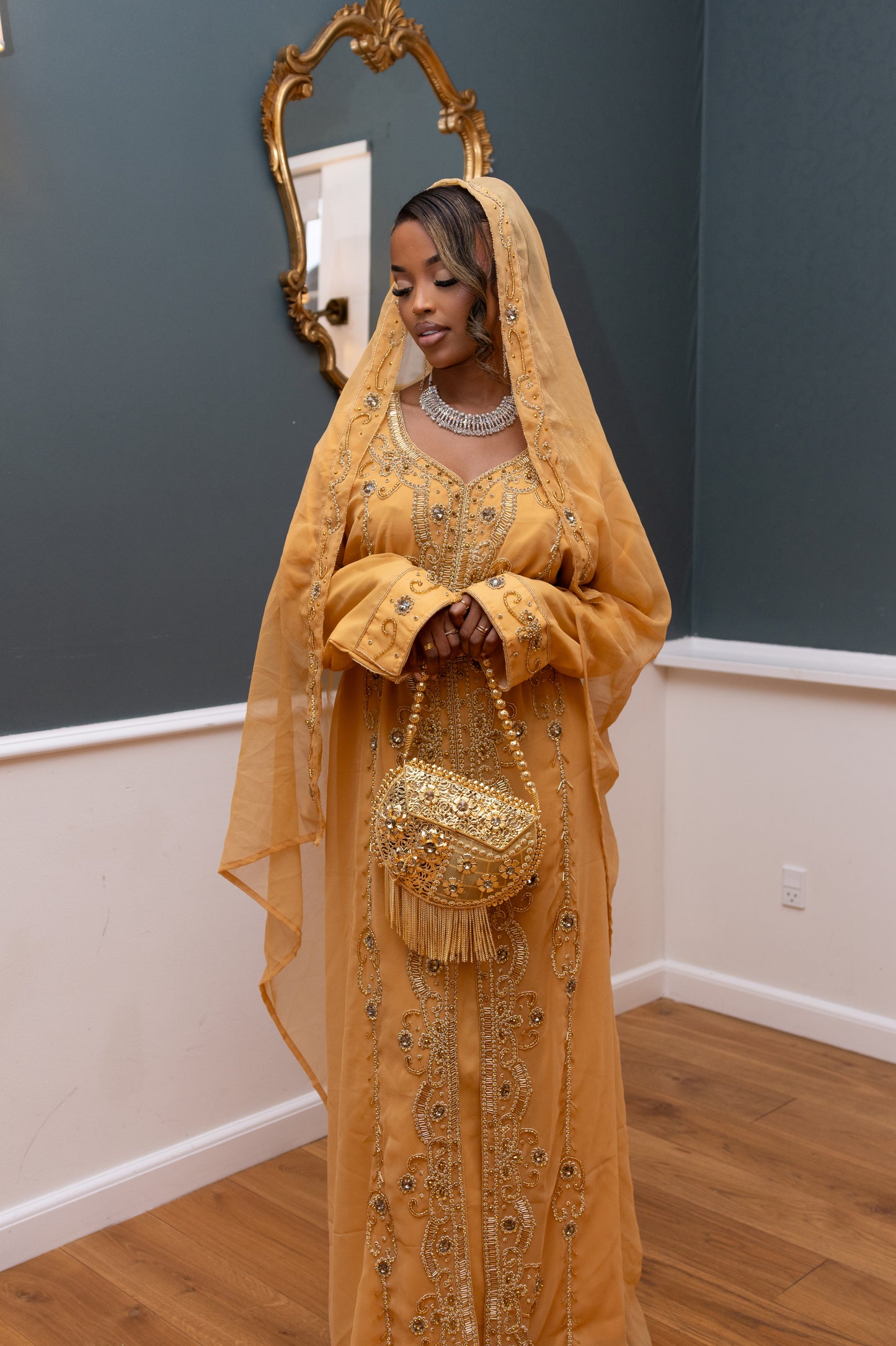 NIKKAH ABAAYA LINA, GOLD