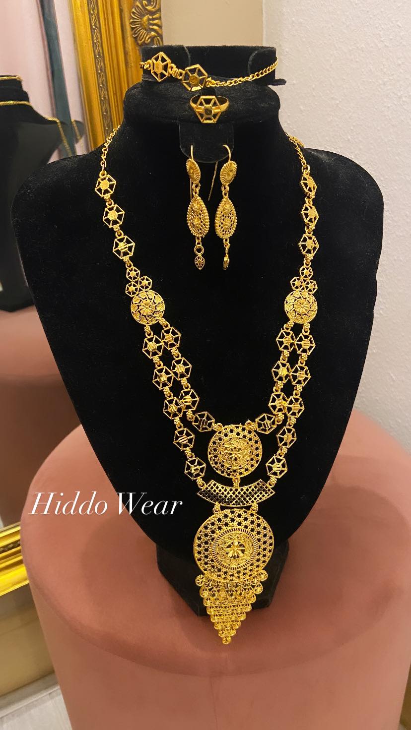 Hana Necklace set