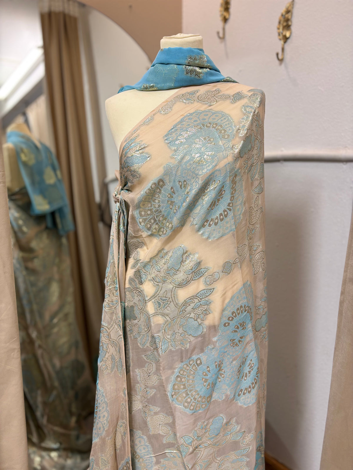 Champagne beige & sky blue, Viscose Dirac