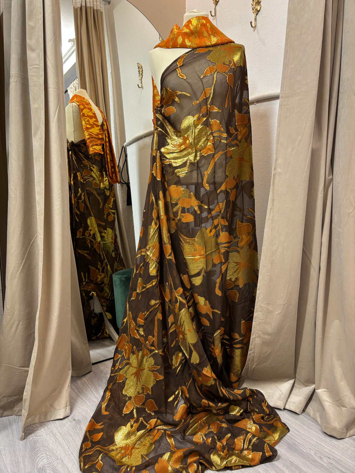 Brown, orange & gold, Regal Dirac